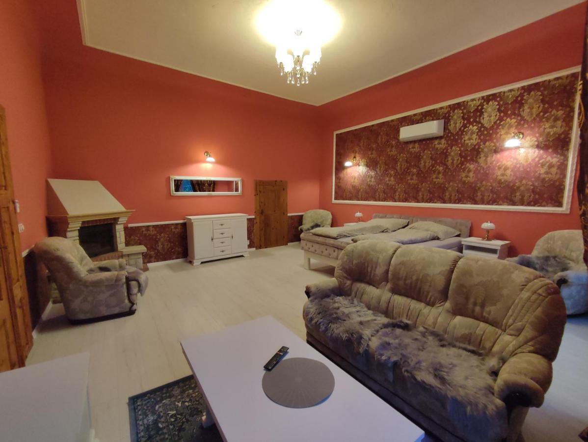 Zamecky Apartman - Castle Apartment Стршибро Экстерьер фото